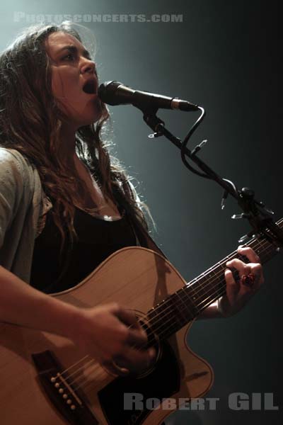 ANGUS AND JULIA STONE - 2010-05-08 - PARIS - Cafe de la Danse - 